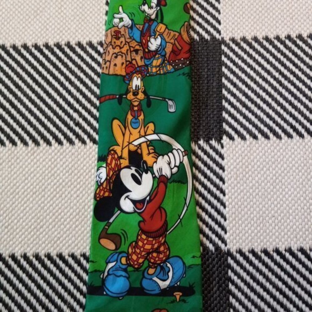 Disney Men's Golf Tie 100% Silk NWT
